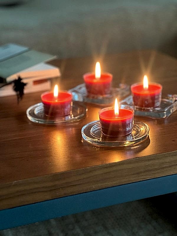 4'lü Kapsül Kırmızı Mum